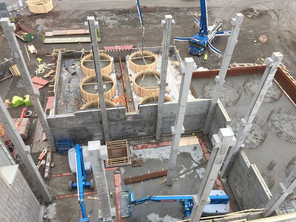 Nutid. De senaste 20 åren har över 10 miljarder kronor investerats i Skoghalls Bruk och just nu pågår byggandet av vår nya kemikalieberedning som är en viktig del i brukets fortsatta utveckling och kommer ha positiva effekter både på miljö och arbetsmiljö. 