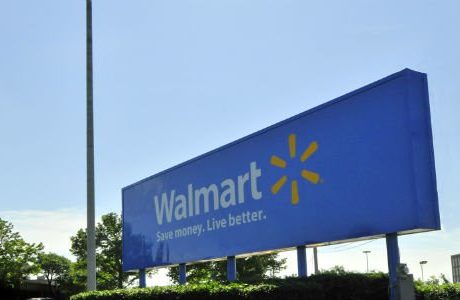 Walmart stämmer Tesla