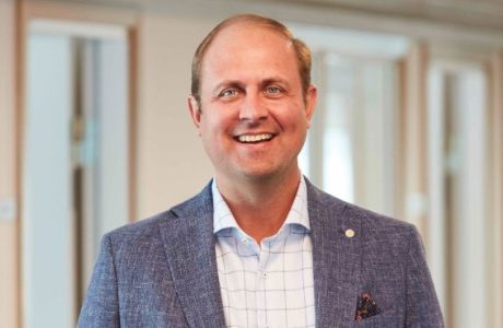 Tre byggare byter namn