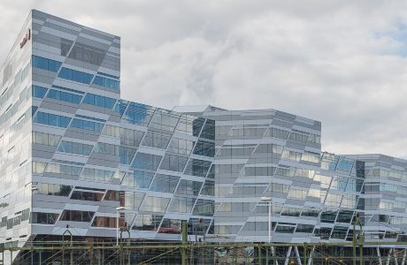 Swedbanks huvudkontor till salu