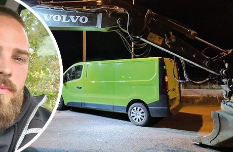 Stängde in rattfyllo med grävskopa - blir trafikhjälte