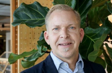 Lämnar White för konkurrent