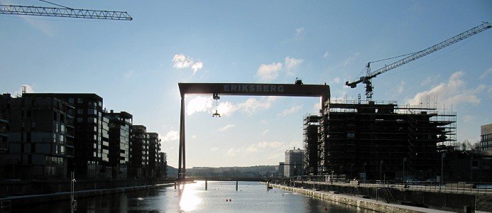 Eriksbergskranen ska målas om och kommer att lysa ännu klarare i framtiden. Foto: Robande, CC BY 3.0