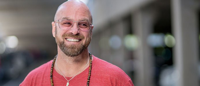 Aric Dromi är futuristen som får företagsledare att skaka om sin affärsmodell för att kunna möta framtidens logistikbehov och transportlösningar. Städer idag ser inte lika dana ut om 20 år. Det gäller att vara före sin tid för att hinna ikapp. Foto: Privat
