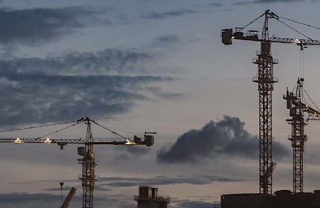 Aros satsar i Vallentuna och backar i Tyresö