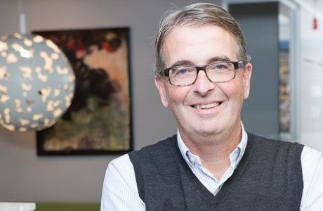 Slutar som fastighets-vd på egen begäran