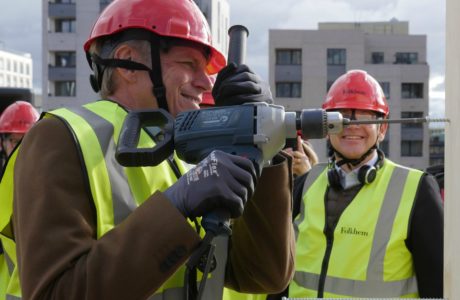 Bostadsministern invigde bygget av Cederhusen