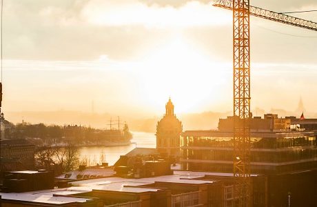 Sysselsättningen inom bygg minskar med 8 000 personer
