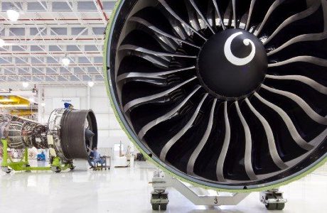 GE Aviation varslar hälften om permittering