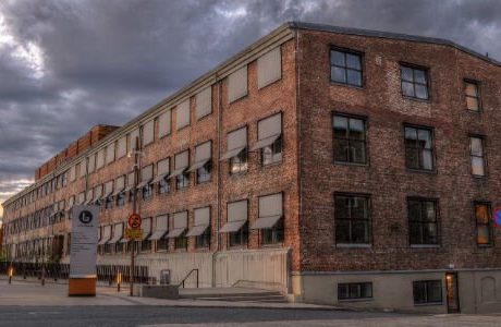 Byggaren stäms på 87 miljoner kronor