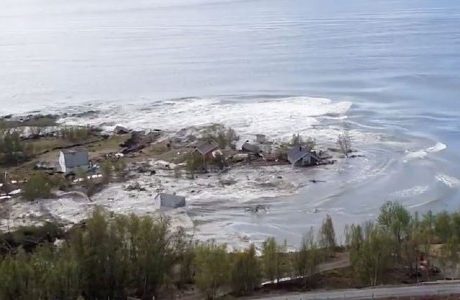 Kraftigt jordskred i Norge drog med sig byggnader