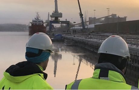 Full fart i Köpings hamn
