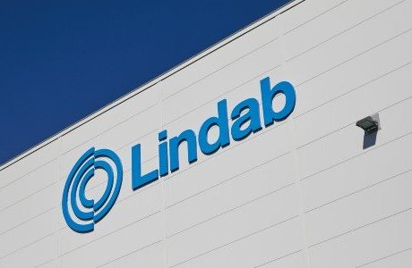 Lindab säljer sin verksamhet för stålbyggnader