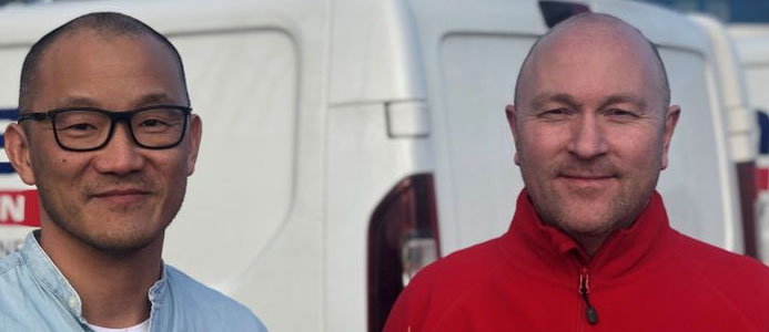 Mattias Park, regionchef och Jonas Gunnarsson, serviceledare på Ömangruppen. Bildkälla Ömangruppen