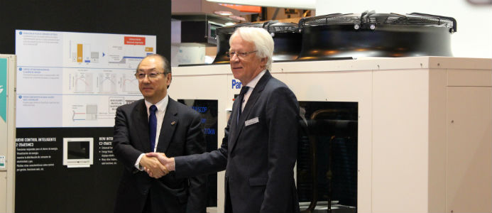 Toshiyuki Takagi, VD för Panasonic Corporation och Ordförande för Panasonic Air-Conditioner. Gerald Engström Styrelseordförande/ Chairman of the Board. Foto: Jessica Nejman