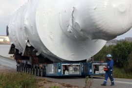 ​Jättetransport till Preems raffinaderi i Lysekil Thumbnail