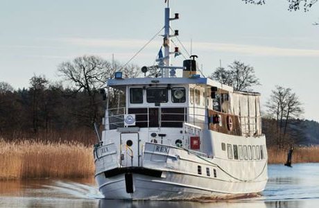 83-åring rustas med elhybridmotor