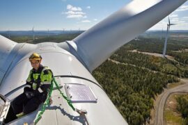 Första delen i Norrlands största vindkraftsprojekt tas i drift Thumbnail
