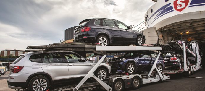 Biltransport på Stenafärja Foto: Sören Håkanlind