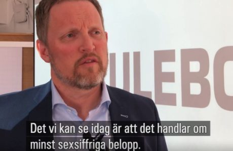 Bostadsbolag polisanmäler chef - misstänks för fiffel