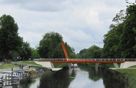 Nu påbörjas brobygget över Fyrisån