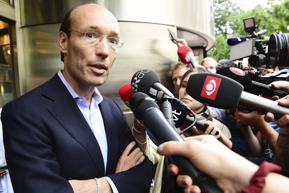 Anko van der Werff, VD och koncernchef för SAS, meddelar att SAS piloterna går ut i strejk då påarterna inte nådde någon överenskommelse under måndagen. Foto: Chris Anderson / TT /