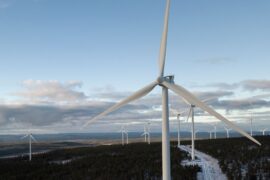 Vattenfall och Volvo tecknar vindkraftsavtal Thumbnail