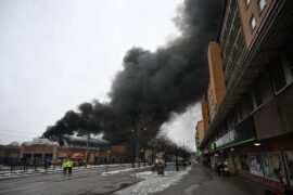 En person saknas efter branden i Göteborg Thumbnail