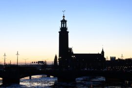 Smällen: Stockholms stad stoppar fastighetsutbildning Thumbnail