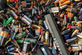 Batteriföretag i Eskilstuna planerar expansion trots utsläppsoro Thumbnail