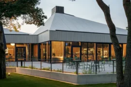 ”Inte en vinkel rak” i golfklubbens nya klubbhus