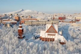 De flyttar Kiruna kyrka Thumbnail