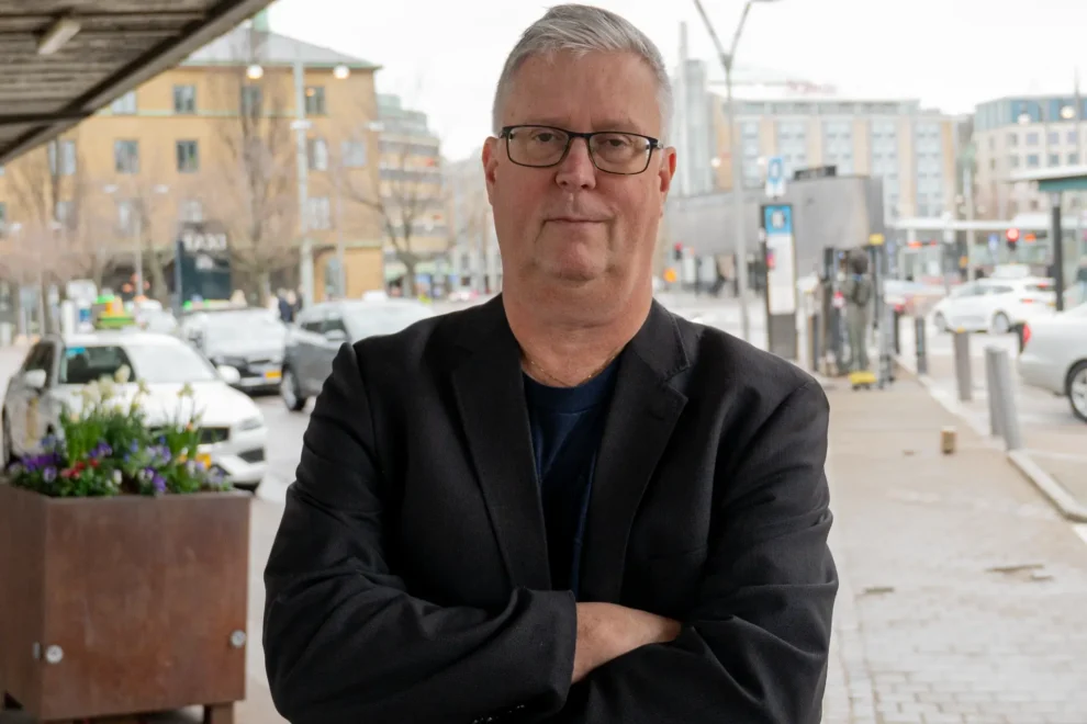 Transport dubbelvarslar om konflikt