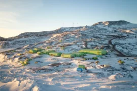 Antarktis skräp blir byggmaterial i ny satsning Thumbnail