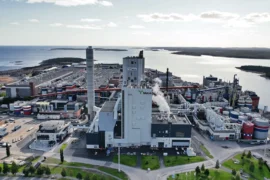 Storvarsel hos jätten – hundratals kan tvingas gå Thumbnail