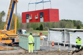 Historiska lyftet – nu är den första på plats Thumbnail