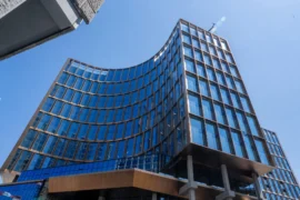 Flera döda efter brand på byggarbetsplats Thumbnail
