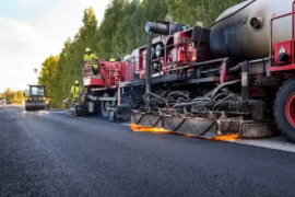 Hög fart i vägunderhållet – belagt mer än 250 mil Thumbnail